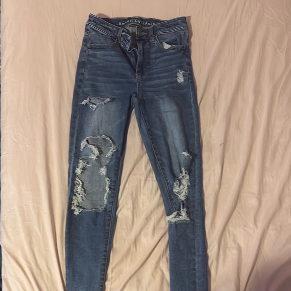 American Eagle Outfitters Women's Blue Distressed Jeans